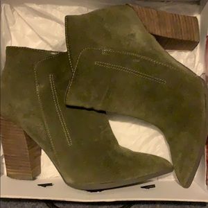 GUESS heel booties